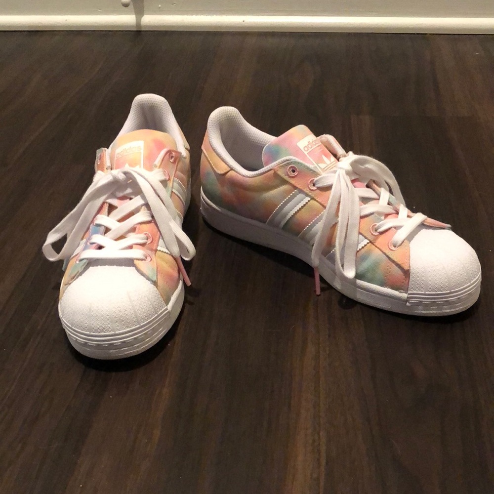 Tie-dye adidas superstars
